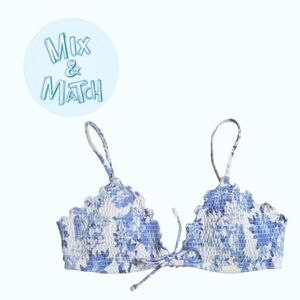 Hollister Swim - Lettuce Trim Smocked Triangle Bikini Top Size Small NWOT